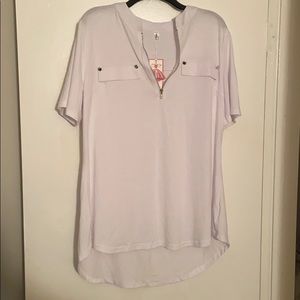 Cute white blouse with zipper